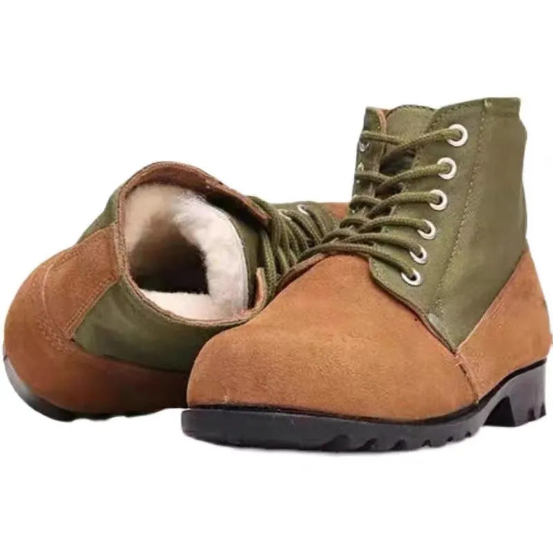 Men's winter boots made of suede, lined
