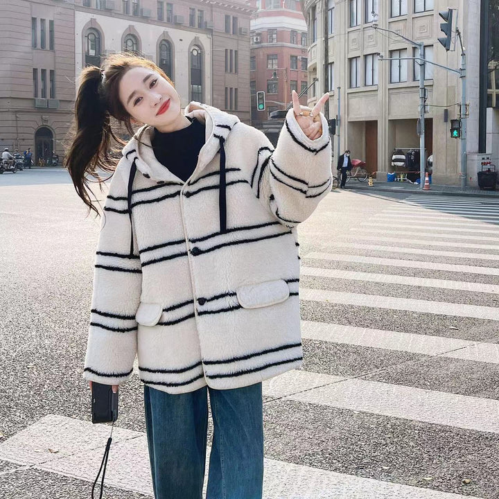Lamb fleece coat with hood and stripe pattern