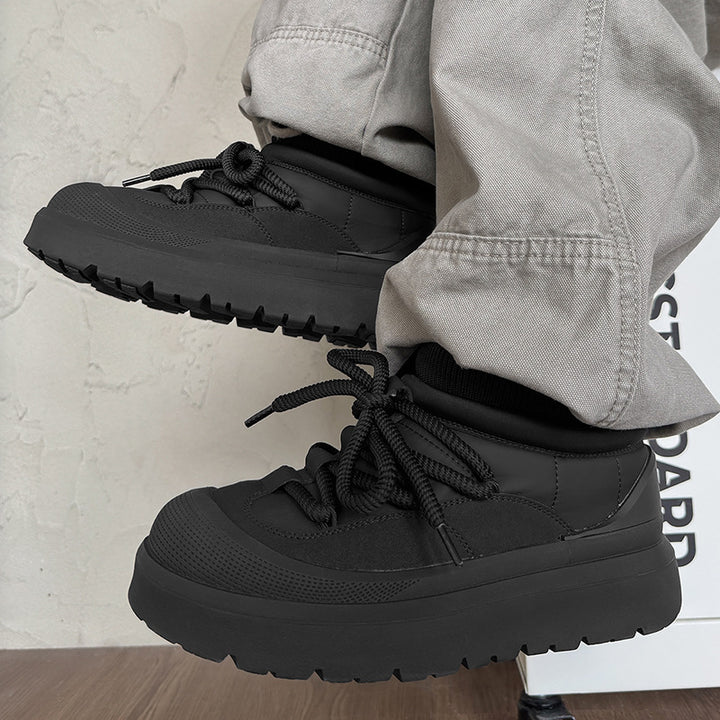 Padded men's ankle boots made of leather
