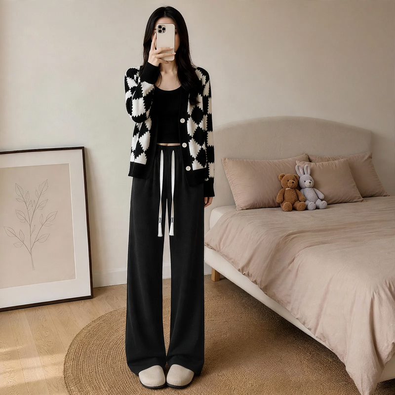Women's corduroy pants with lamb fleece lining