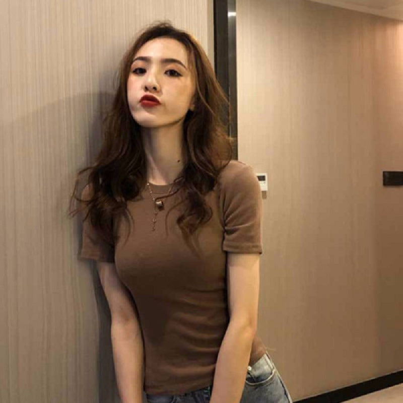 Women's fitted T-shirt with modern round neckline and stretchy fabric Lune London