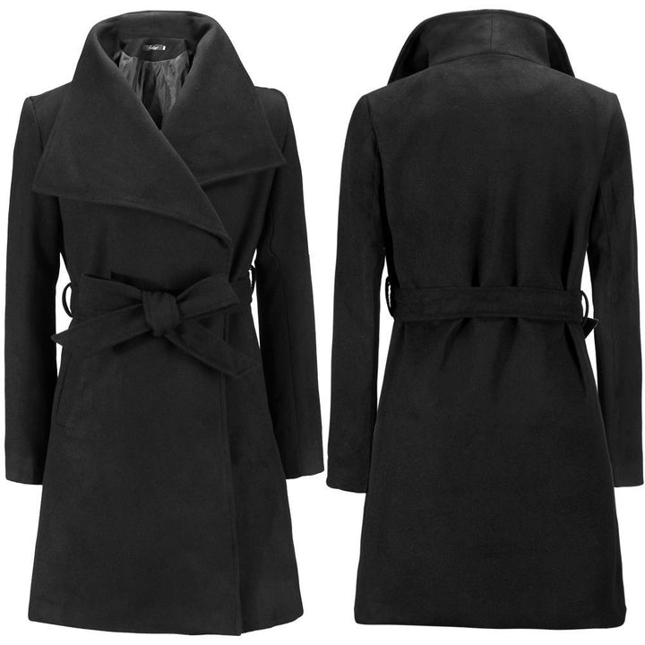 Women Elegant coat with large collar and tied belt at the waist Lune London