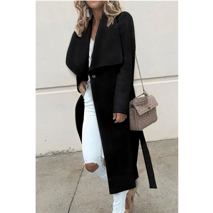 Ladies Elegant coat with generous lapels and belt at the waist Lune London