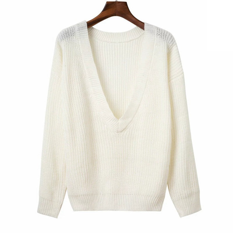 Chunky knit sweater for women with deep V-neck and relaxed fit Lune London