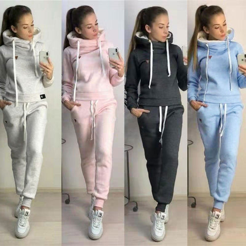 Ensemble sweat à capuche et jogger Chic & Stil pour femmes