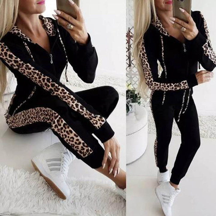 Women's sports set with a trendy leopard print Amarae