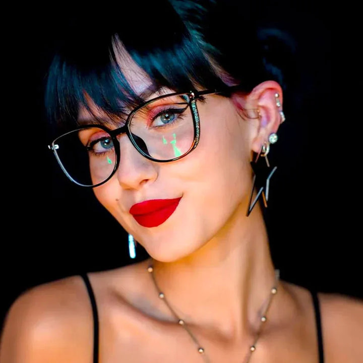 Women’s Luxurious Reading Glasses with Comfortable Fit & Timeless Design | Lune London