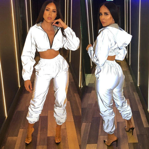 Women's sports set with modern design in high shine and elastic waist Amarae