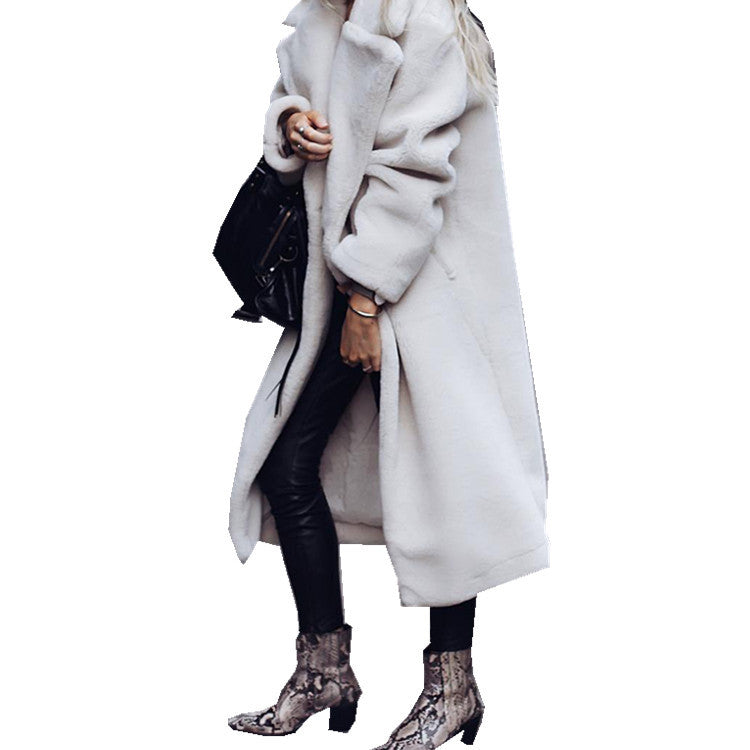 Fleece coat for women with large collar and elegant button details Lune London