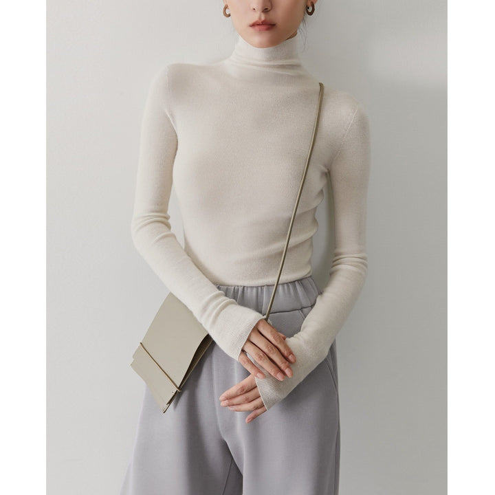 Women's cashmere sweater with stand-up collar, seamless
