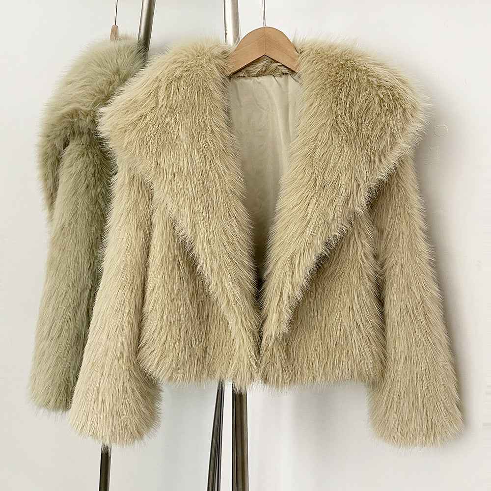 Elegant faux fur jacket with large lapels