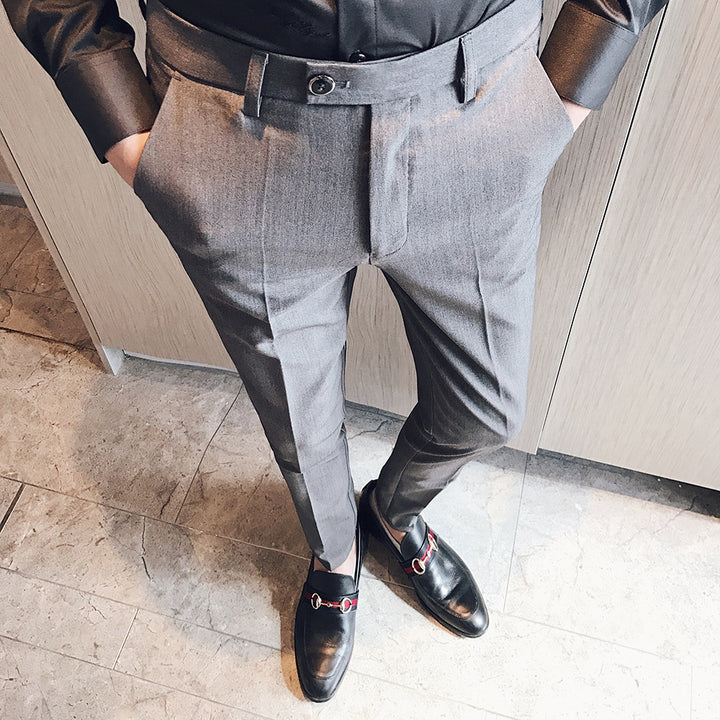 Elegant suit trousers for men with a slim fit and high-quality finish Lune London
