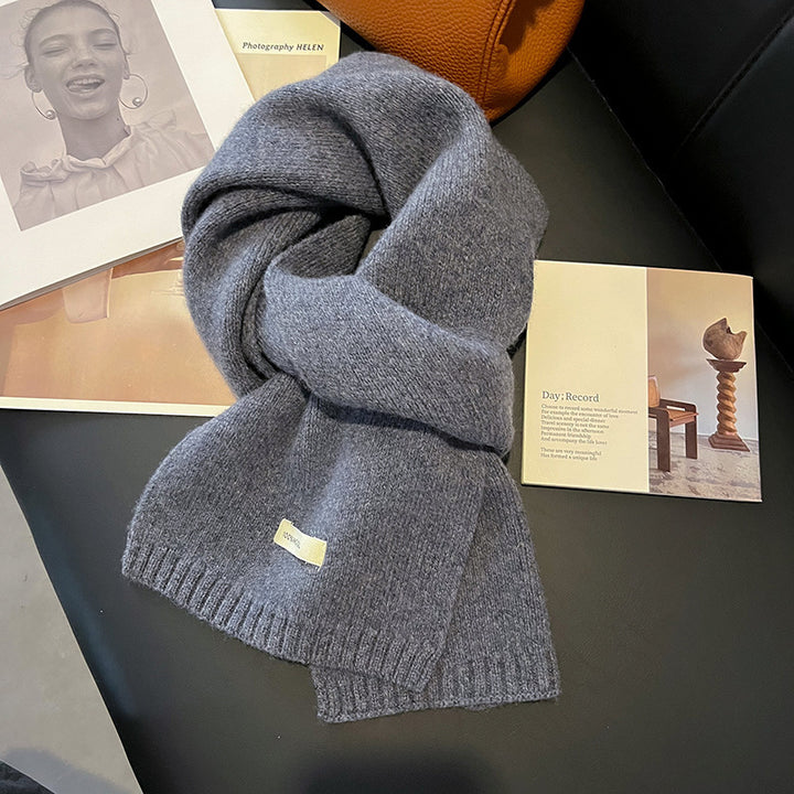 Narrow knitting scarf made of 100% Australian sheep wool