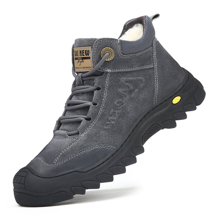 Men's winter boots made of leather, lambskin lining