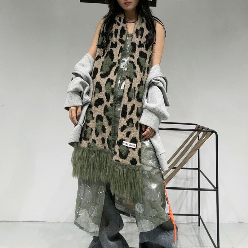 Wool scarf with leopard pattern, 26x180 cm