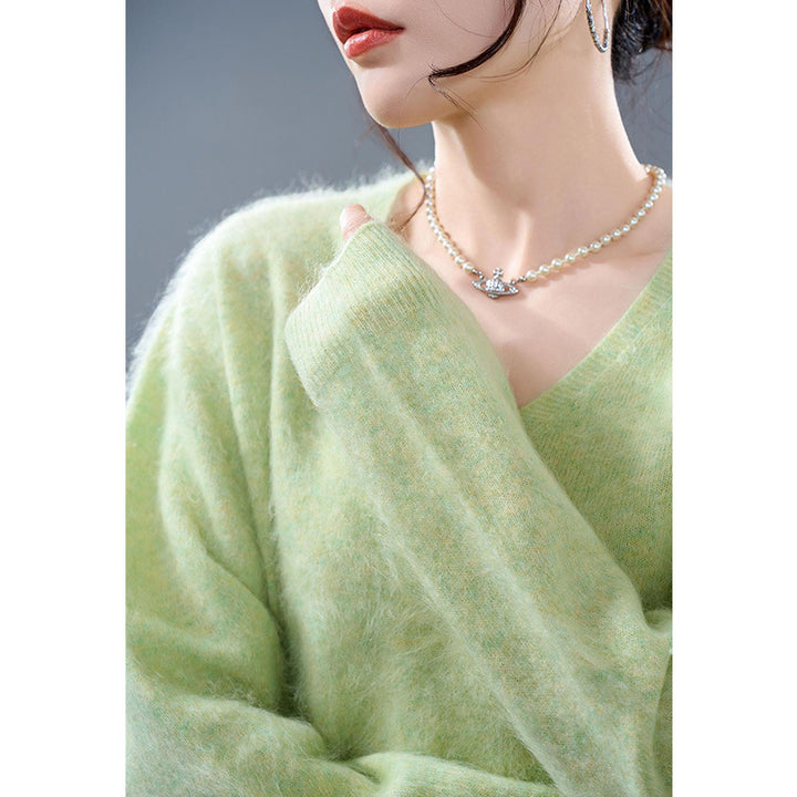 Women's pullover made of cashmere-wool blend, seamless