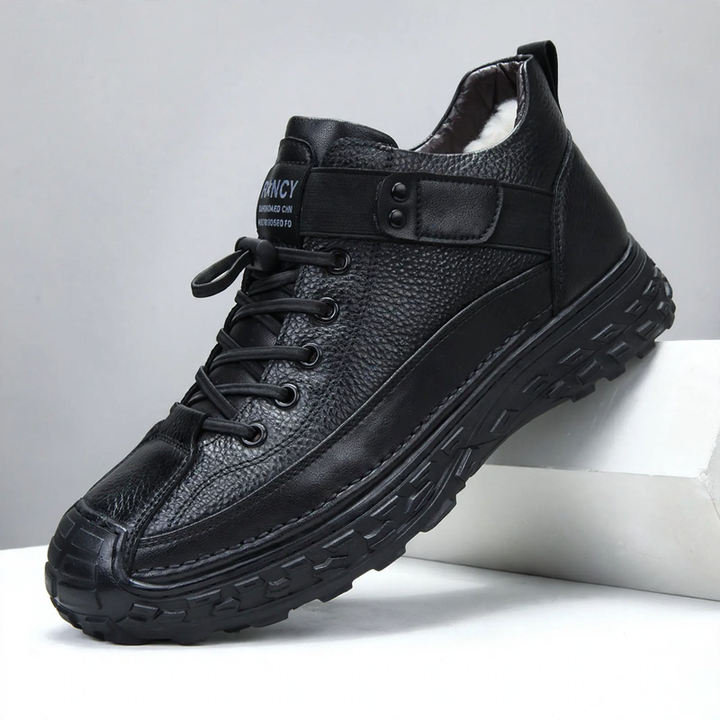 Men's winter boots made of leather, insulated, waterproof