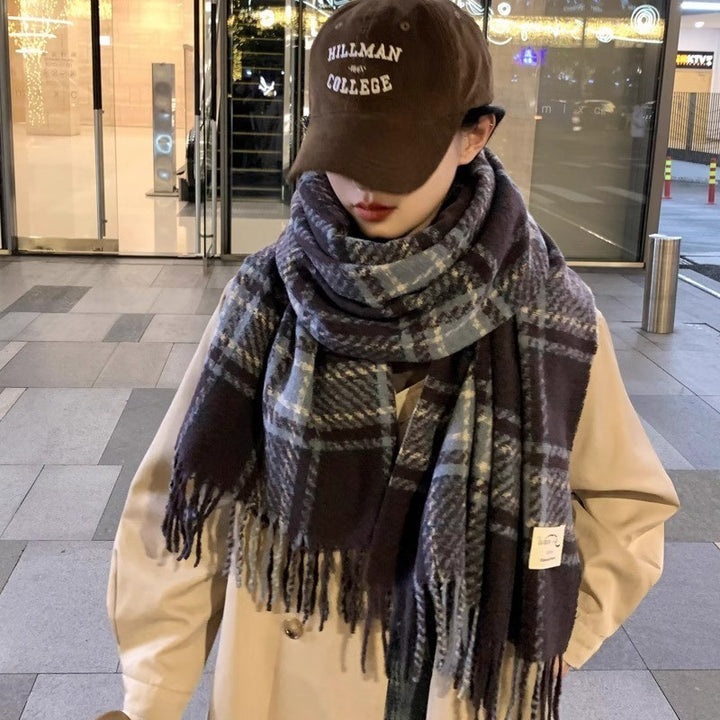 Knitted winter scarf with bear motif