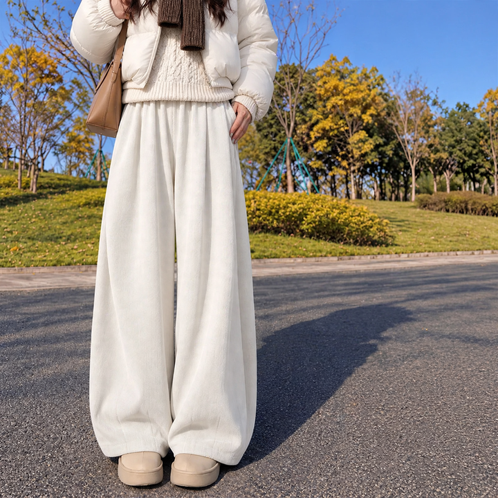 Padded cord wide pants in relaxed style
