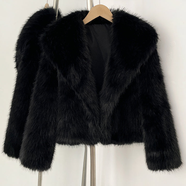 Elegant faux fur jacket with large lapels