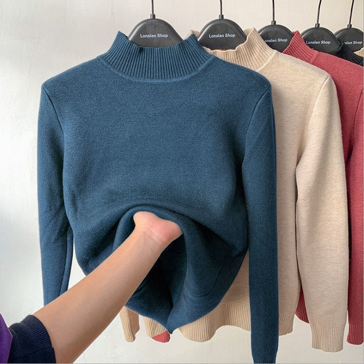 Women’s turtleneck sweater with inner fleece