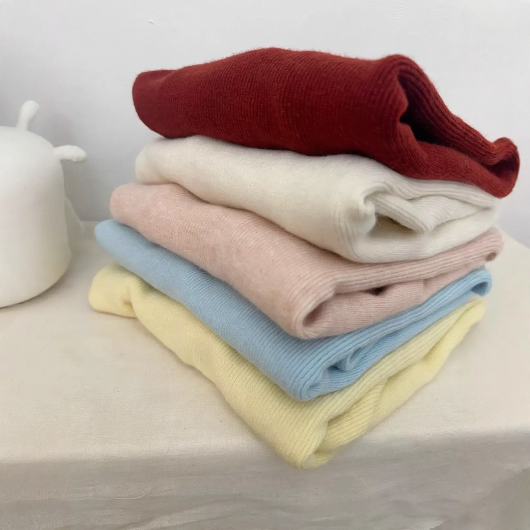 Women's knit sweater, soft, fitted