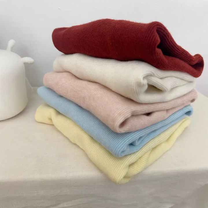 Women's knit sweater, soft, fitted