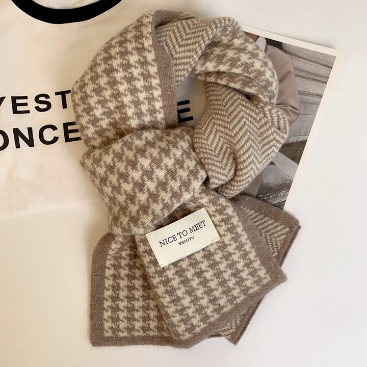 Double-sided scarf with houndstooth pattern, 165x23cm