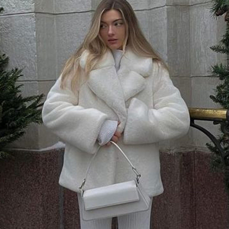Mid-length women's faux fur coat, soft and warm