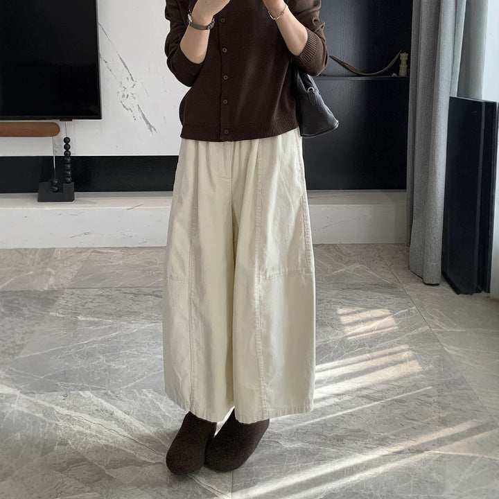 Ladies' cord trousers, wide cut, 7/8 length