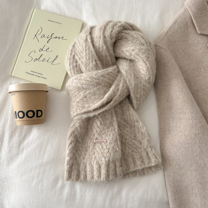 Knitted scarf made of alpaca wool blend