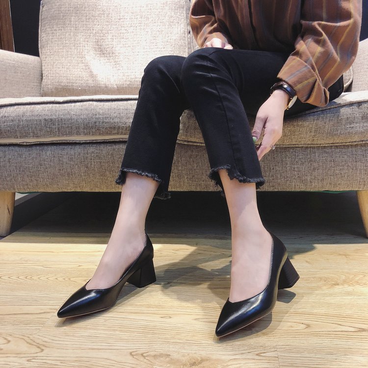 Ladies Elegant and Comfortable Pumps with Stable Block Heels Lune London