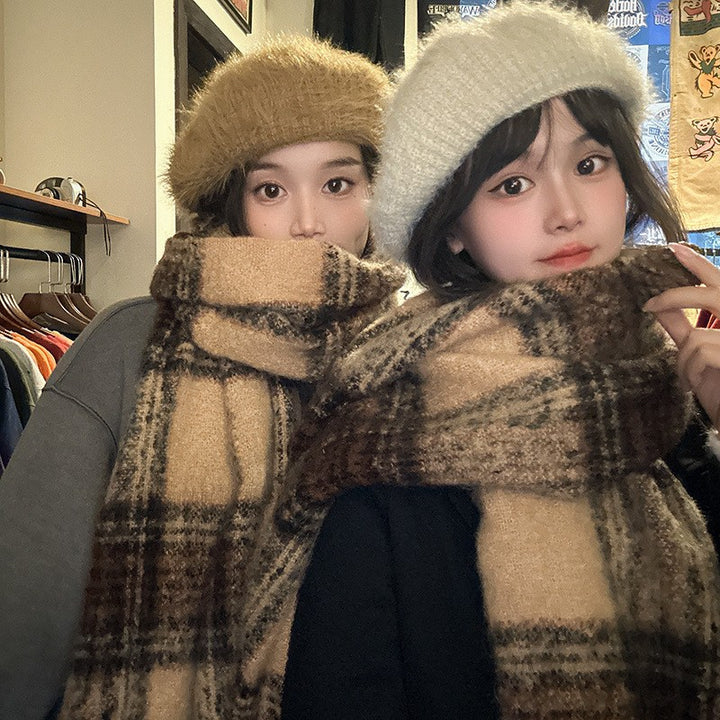 Check scarf in cashmere look