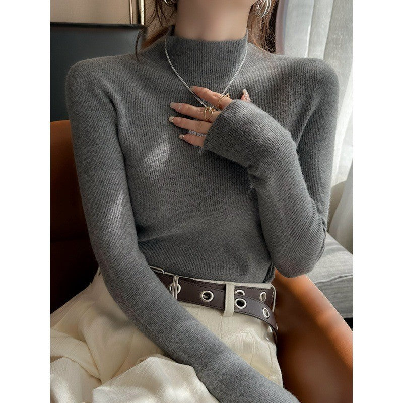 Women's knitted pullover, round neck, long sleeved, fitted