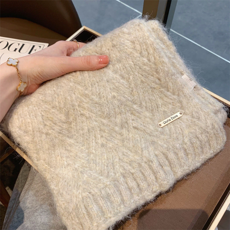 Knitted scarf made of alpaca wool blend for women