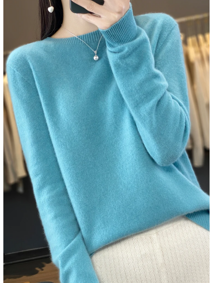 Chic Und Stil | Women's Round Neck Soft Elegant Knit Sweater