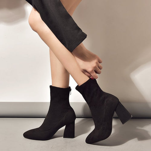 Elegant women's boots with a comfortable block heel Amarae