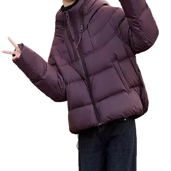 Short women's down coat with duck down