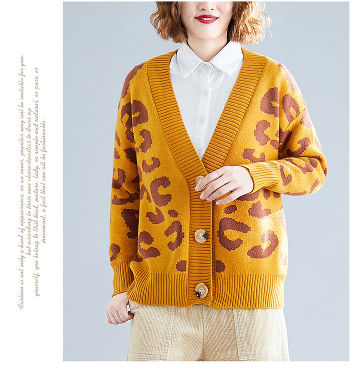 Knit jacket for women with a modern leopard pattern and practical buttons Lune London