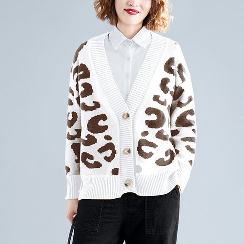 Cardigan en tricot large femme avec motif léopard et détails de boutons Chic & Stil