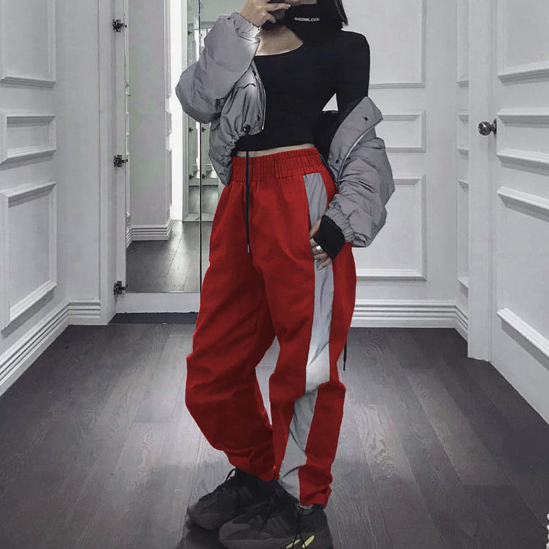 Women's sports outfit with reflective accents Lune London