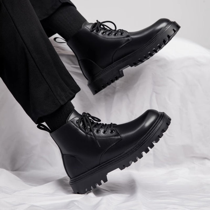 Classic men's Chelsea ankle boots in black