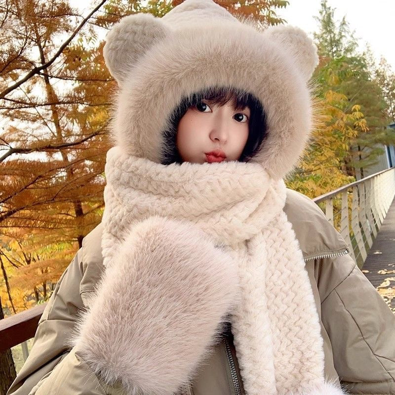 3-in-1 Set: Hat, Scarf and Gloves, fluffy