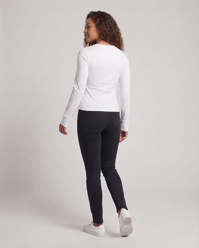 Women's Fitted Cropped Long Sleeve Shirt with Statement Print Amarae