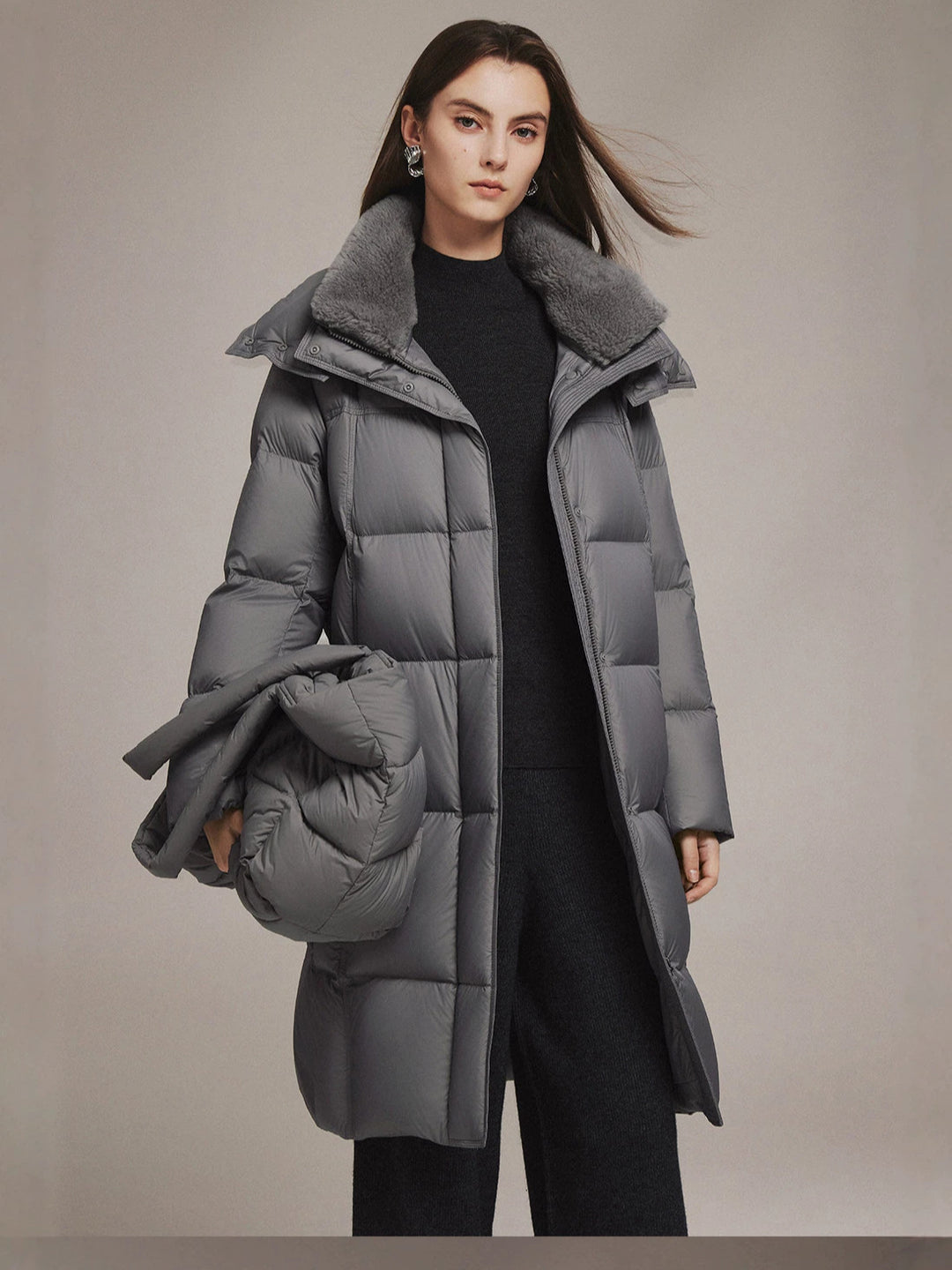Women’s down coat, mid-length, with lamb fur collar