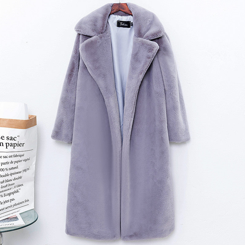 Ladies Elegant and Voluminous Faux Fur Coat with Wide Collar Lune London