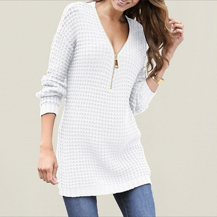 Knitted women's pullover with V-neck and high zipper Lune London