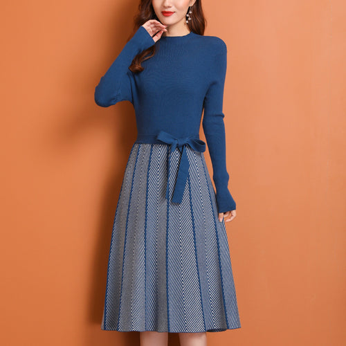Robe en tricot pour femmes avec un haut texturé et une jupe fluide Chic & Stil