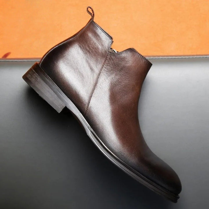 Fashionable men's Chelsea boots with side zipper