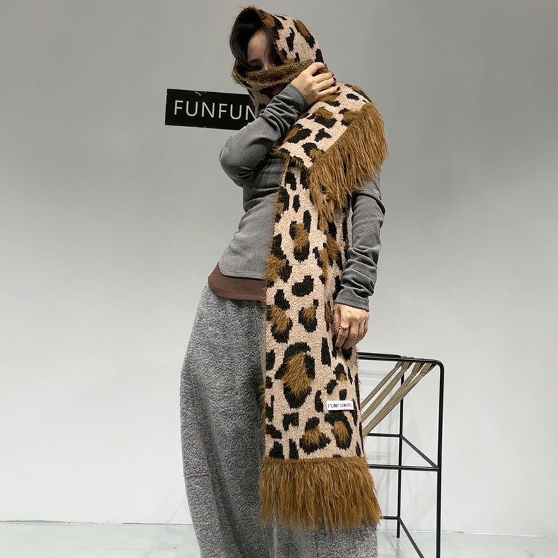 Wool scarf with leopard pattern, 26x180 cm